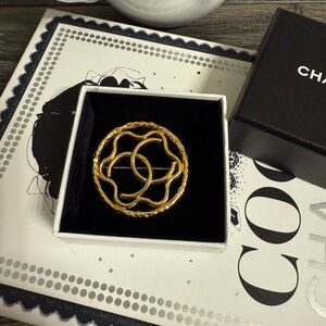 Chanel‎ Vintage Gold CC Circle Star Brooch